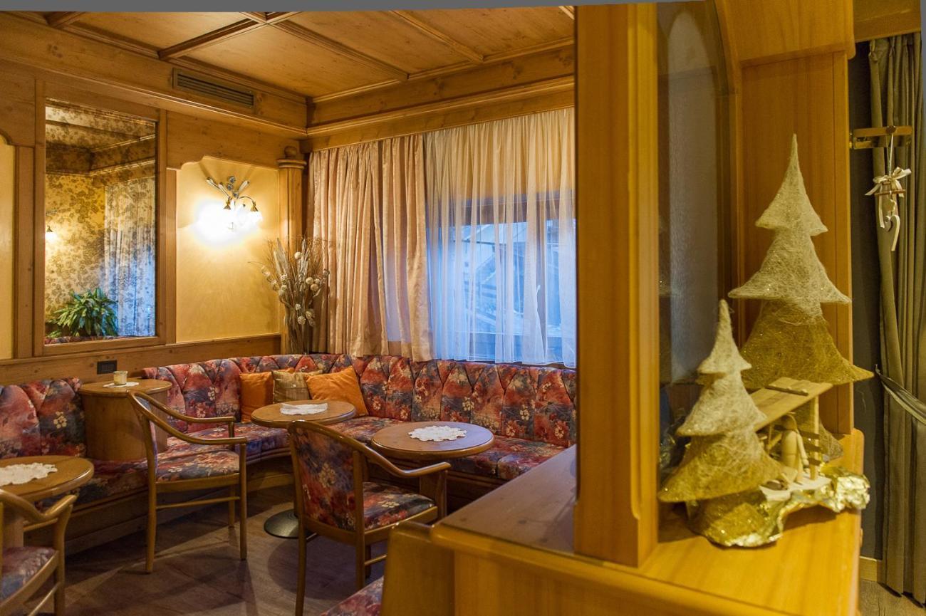 Hotel Italia Castello-Molina di Fiemme Exterior foto